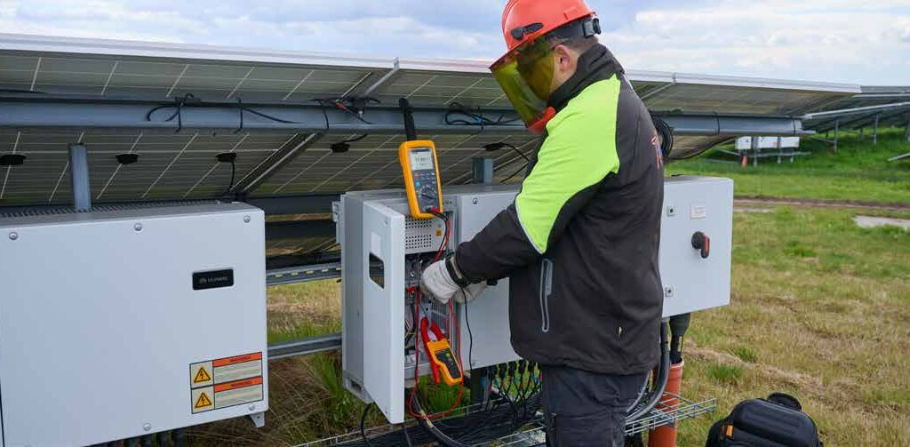 Lançamento FLUKE | Multímetro Solar CAT III 1500V / CAT IV 1000 V, Alicate sem fio: Fluke 283FC/PV e Fluke a283FC